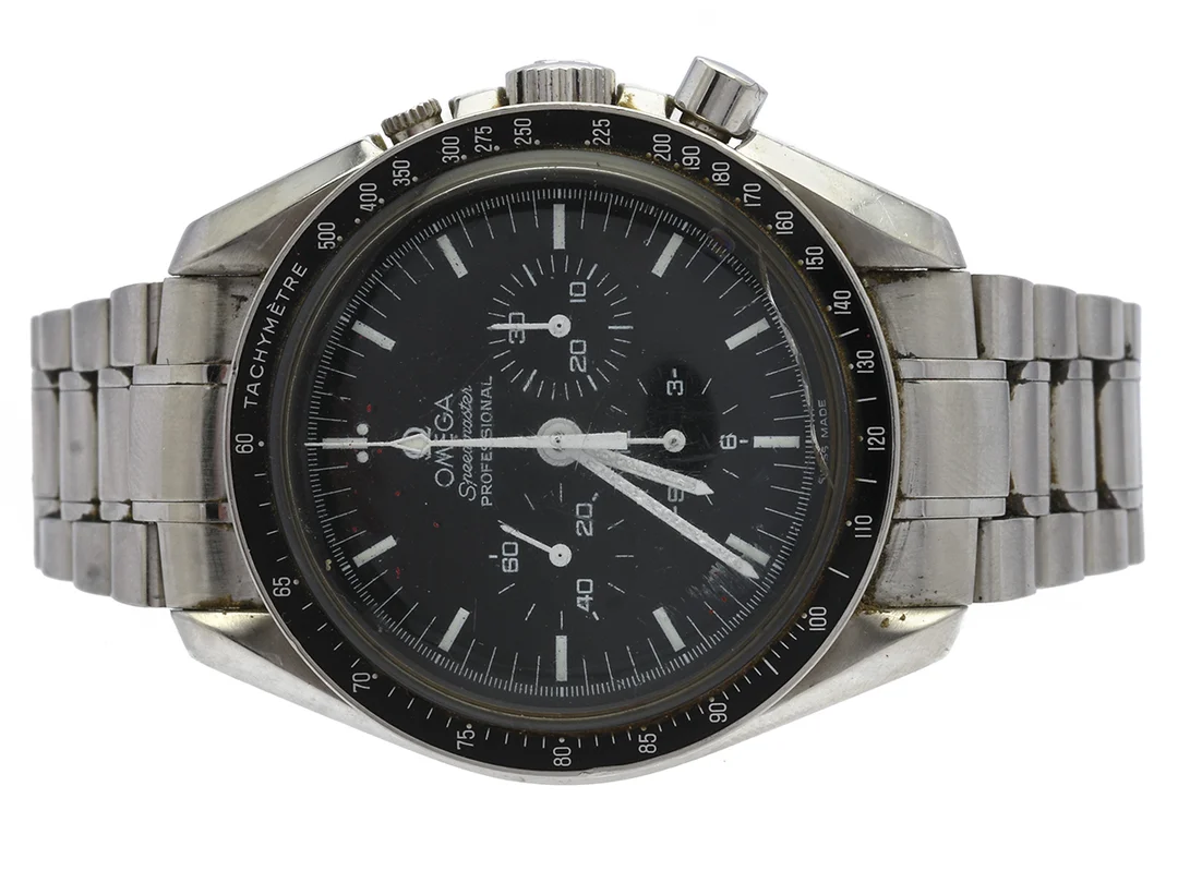 OMEGA, Speedmaster, Professional, "Tachymètre", s.k. "Moon Watch", Cal 1861, Verk nr. 77019630, Serie nr. 77019630, PIC nr. 3570.50.00, Ref nr. ST 345.0022, Boett nr. 145.0022 / 345.0022 (LL), kronograf (defekt), herrur, 42 mm, stål, manuell, plexiglas (skadat), skadad urtavla, defekt (OBS: se fördjupad info), saknar tryckknapp, originallänk, viklås, Ref nr. 1498/840, cert, november 2000, box. — Klockor/Omega — Kaplans