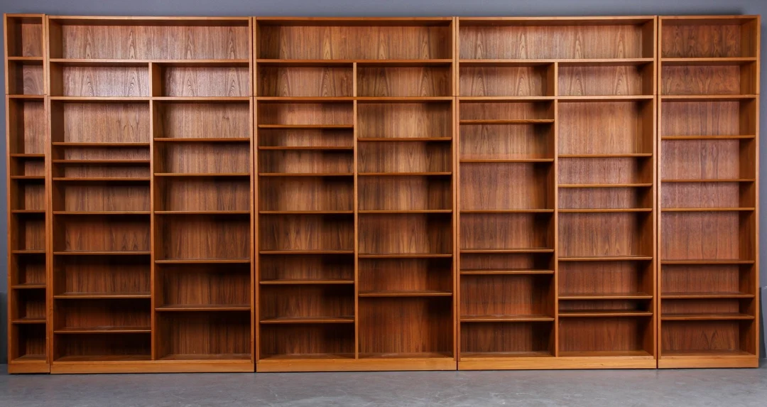 Carlo Jensen for Hundevad. Shelving system made of teak wood — Furniture/Shelving — Lauritz