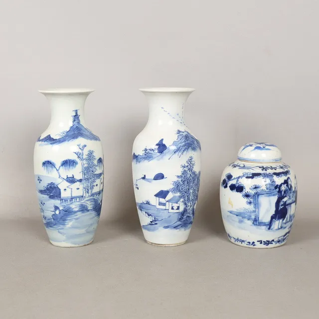 A PAIR OF CHINESE KANGXI STYLE VASES TOGETHER WITH A GINGER JAR (3).