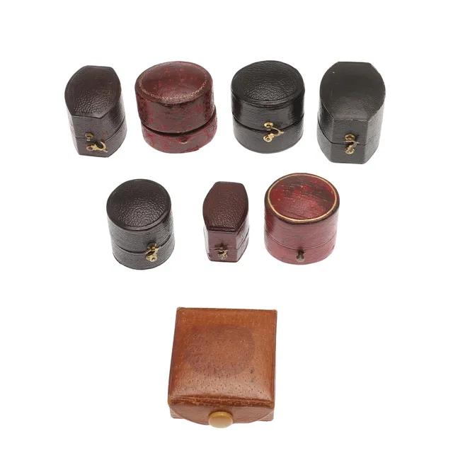 EIGHT ASSORTED VINTAGE JEWELLERY BOXES.