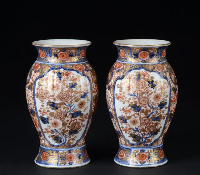 Et par japanske Imari vaser, 1800-tallet (2)