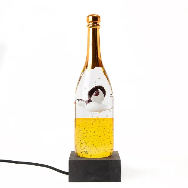 KJELL ENGMAN. Skulptur, "Who have touched my bottle", glas, Kosta Boda, signerad, limiterad upplaga om 100 exemplar.