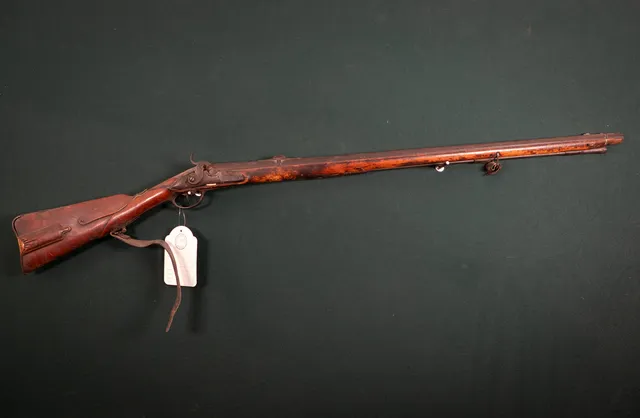 Slaglåsgevär, för jakt, konverterat från flintlås, 1700-tal.