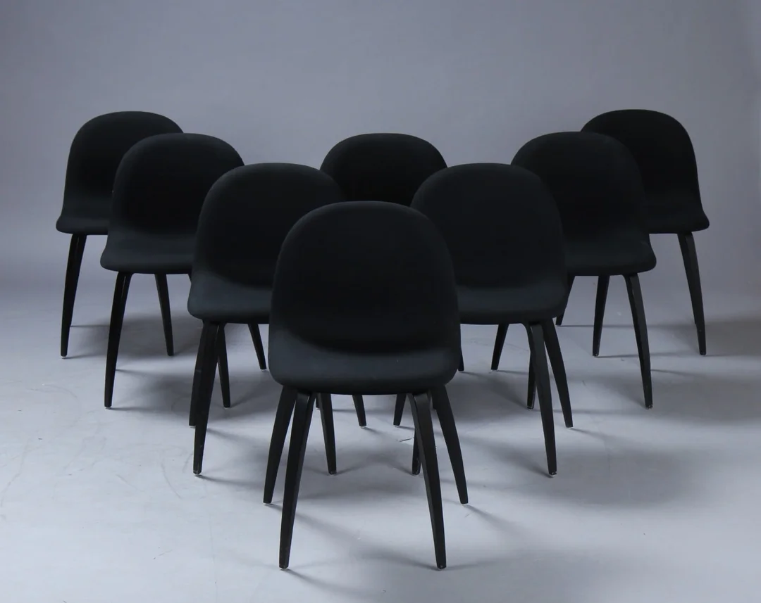 Komplot Design for GUBI. Otte spisestole, model 3D (8) — Furniture/Chairs — Lauritz