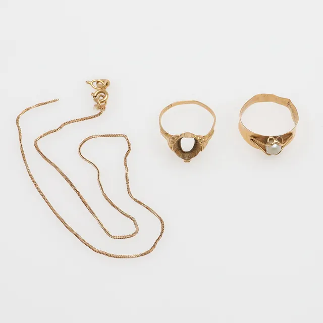 SKROTGULD, 3 DELAR, 18 K GULD TOTAL VIKT 4,3 GRAM.