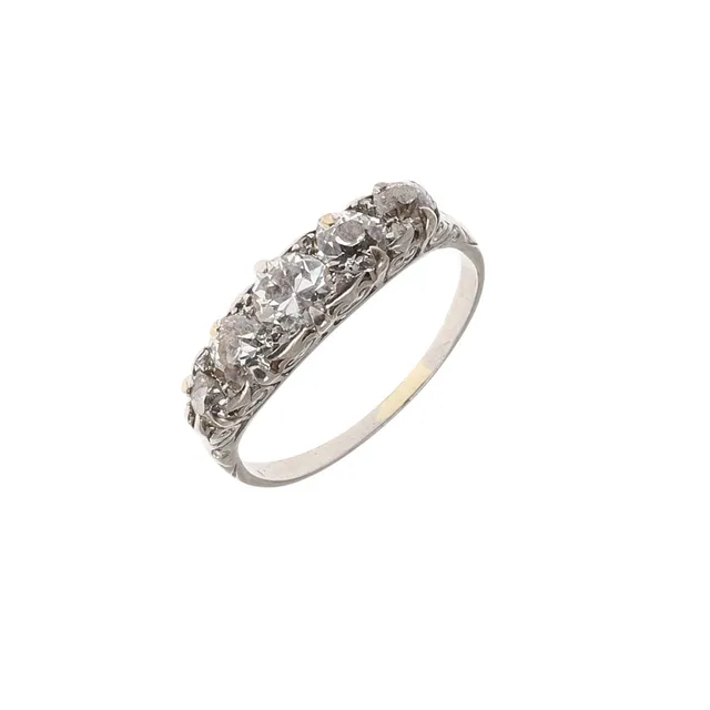 A DIAMOND FIVE STONE RING.