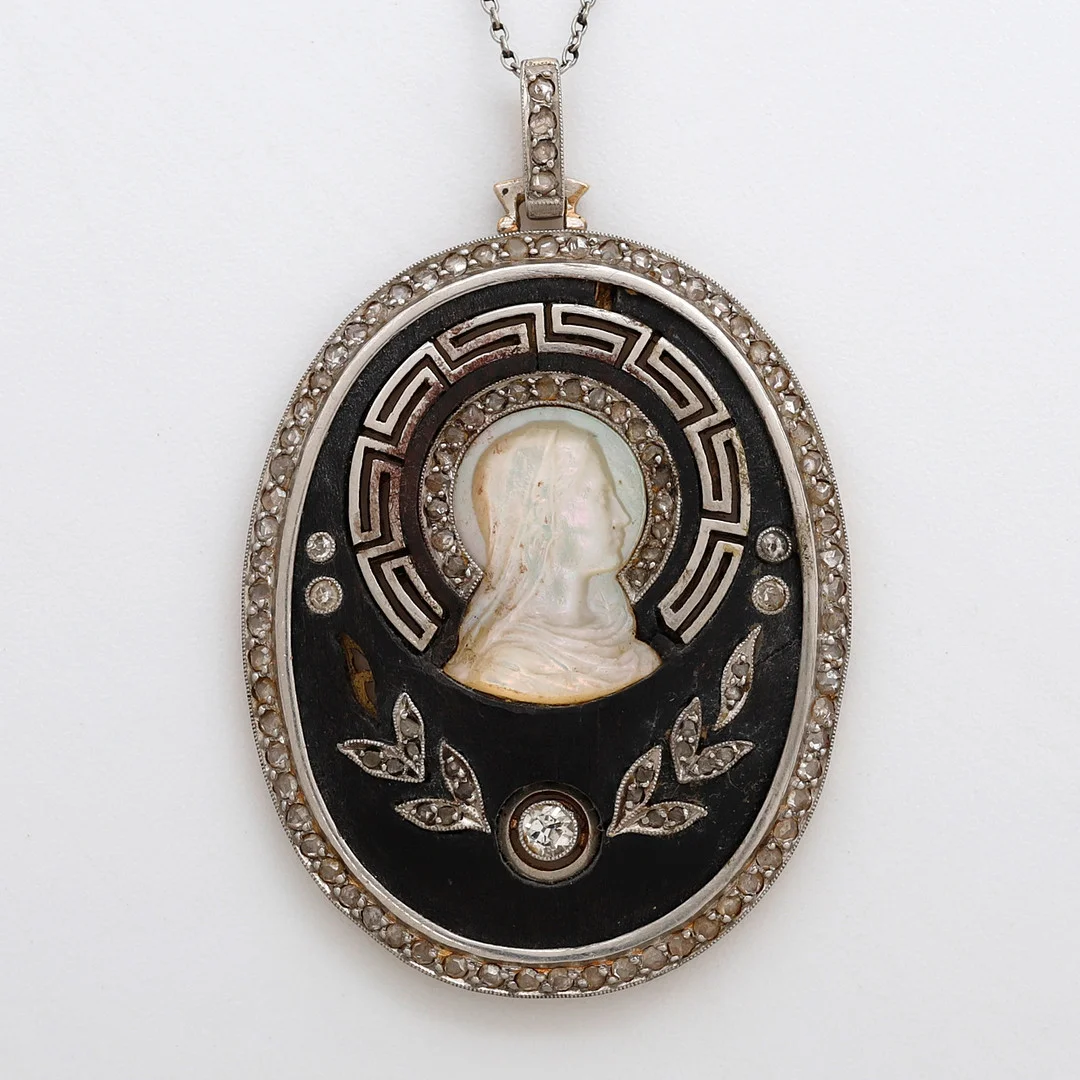 Art Deco devotional medal, circa 1925. — Brooches & Pendants — Balclis
