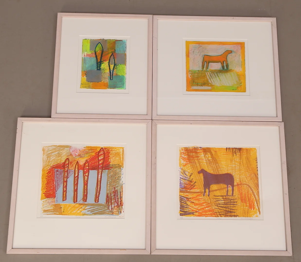 LIS KLÄPP (1953 - ). Tavlor, 4 st, pastell / blandteknik, signerade Lis Kläpp, "Pilar / Gul hund / Allé / Älg". — Paintings — Leiflers Auktionshus