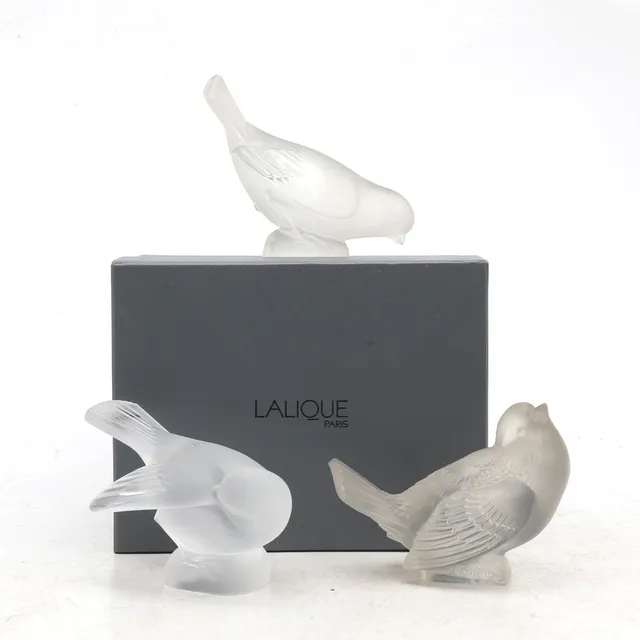 LALIQUE MANUFACTURE. Three doves.