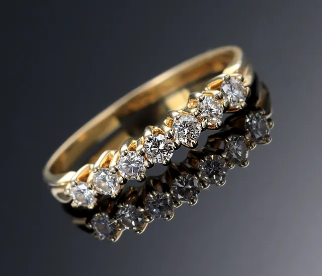 Klassisk brillantring af 18 kt. guld, i alt ca. 0.42 ct