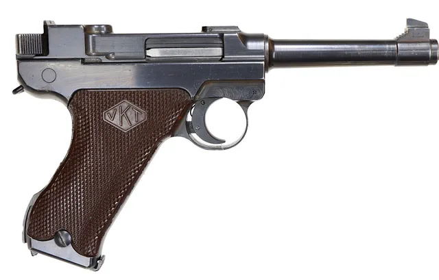 151. PISTOL, Halvautomatisk, fabrikat Valmet, modell L-35, kaliber 9x19, tillv.nr 6933, se-nr SE0108106.