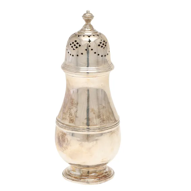 AN EARLY 20TH CENTURY SILVER SUGAR CASTER.