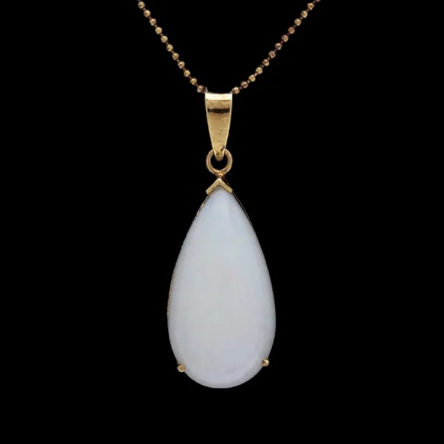 White opal pendant with certificate.