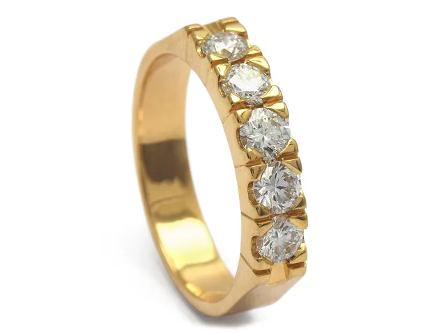 SCHALINS, alliansring, 18K guld, 5 briljantslipade diamanter 0,75 ctv enligt gravyr, ca TW/VS-SI, stl 17 mm, vikt 4,9 g