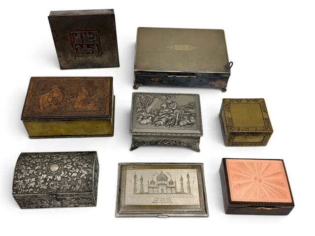 COLLECTION OF BOXES AND CASES.