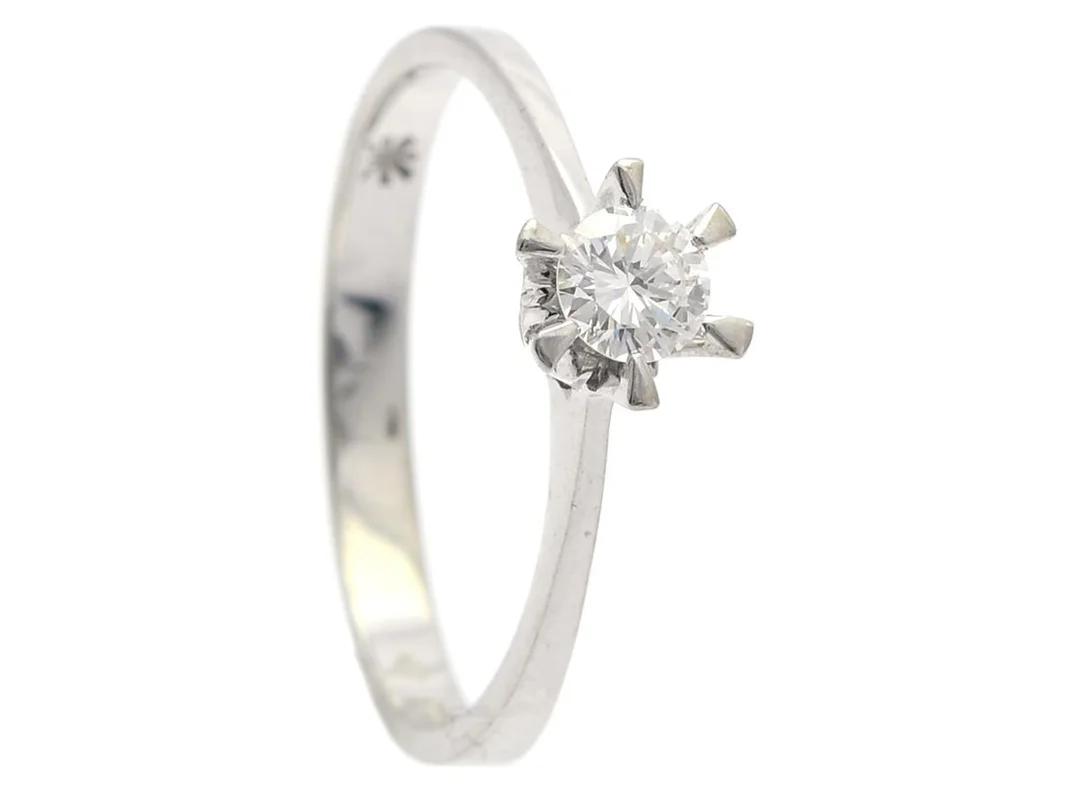 ENSTENSRING, Galaxia, 18K vitguld, briljantslipad diamant ca 0,28 ct, ca TW/VVS, Stjärnringen, längd 18,25+ cm, vikt 2,7 g. — Smycken/Enstensring — Kaplans