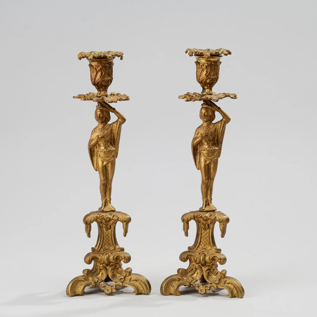 Et par lysestager af messing ca. 1880-1900 (2). — Candlesticks — Palsgaard Kunstauktioner