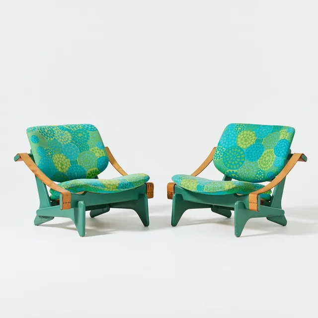 OLOF OTTELIN. "Jumbo", fåtöljer, ett par, Kervo Snickerifabrik, för Stockmann AB, Finland 1960-tal, modell 174, grönlackerad trästomme, klädsel i blommig textil.
