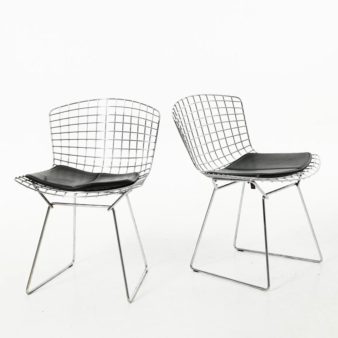 HARRY BERTOIA. Stolar 2 st., "Bertoia Side Chair" för Knoll. — Armchairs & Chairs — Stockholms Auktionsverk Magasin 5