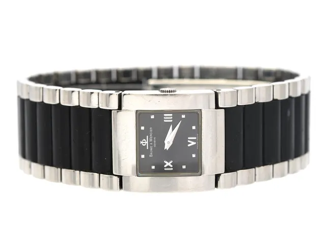 BAUME & MERCIER, Genève, Catwalk, Serie nr. 5204260, Ref nr. MV045219, damur, 21 x 19,5 (23,5) mm, stål, quartz, safirglas, integrerad originallänk (stål/gummi), viklås, Ref nr. PBEH, längd 181 mm, ca 2002.