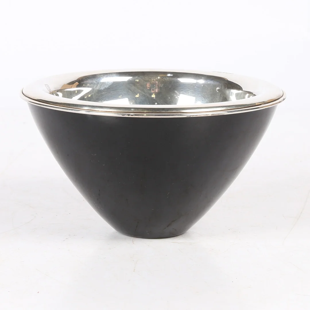 A SILVER AND GLASS BOWL, 20TH CENTURY. — Silver — Bishop & Miller