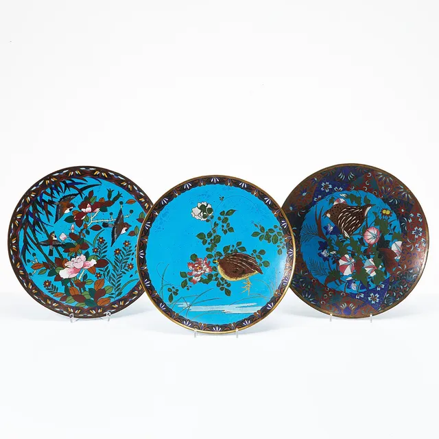 FAT, 3 st., Kina, 1900-tal, cloisonnéarbeten på metall, dekor av fåglar och blommor.