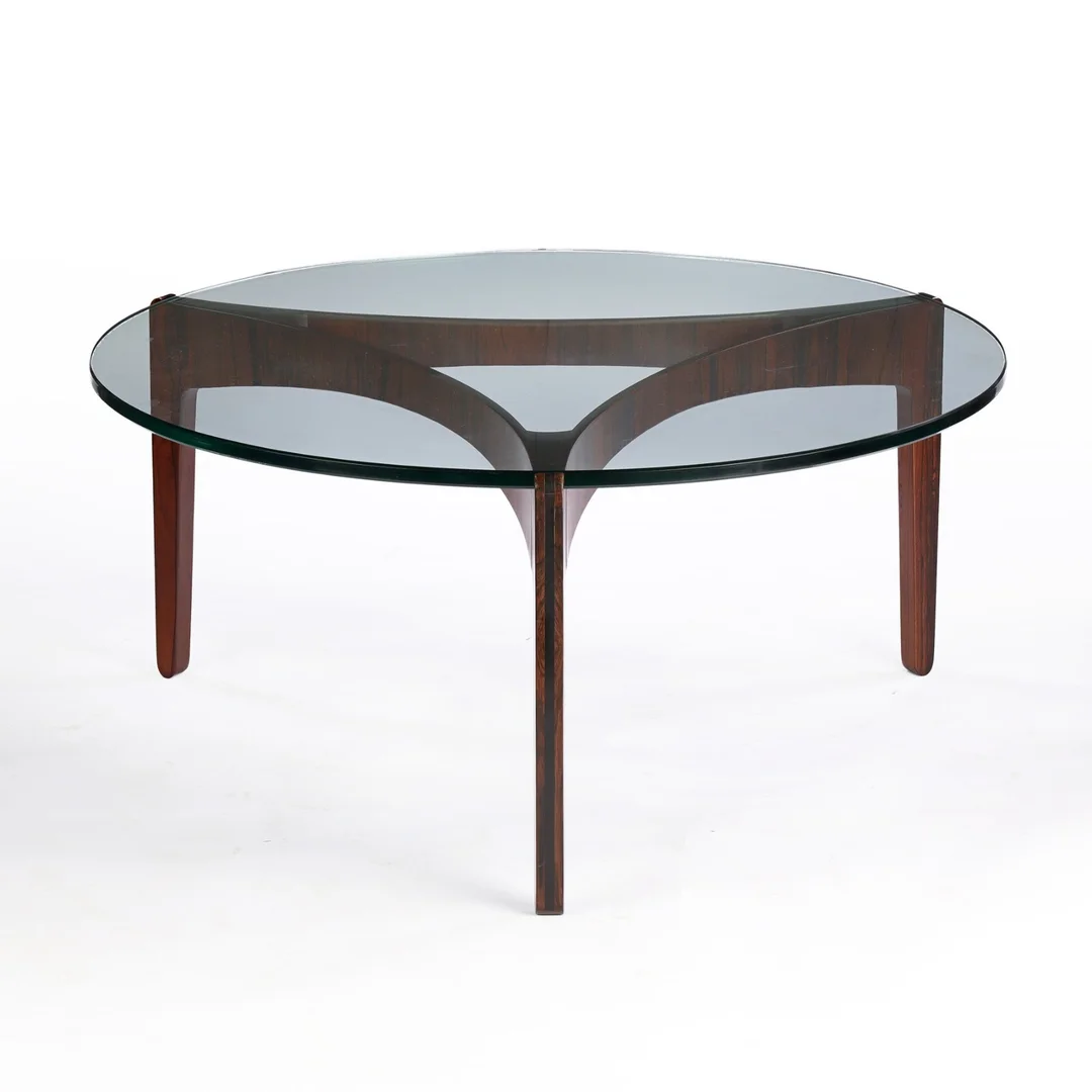 Svend Ellekær. Circular coffee table with rosewood base — Furniture/Coffee tables, occasional tables — Lauritz