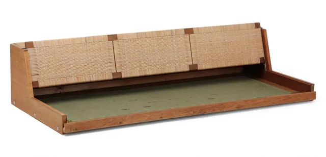 “GE 7”. Daybed in teak. Hinged back with woven cane. Manufactured by Getama. L. 199 cm.