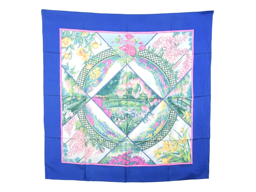 SCARF, HERMÈS, Giverny, Laurence Bourthoumieux, 100% siden, 90x90 cm, blå. ljusblå. rosa, gul, grön, fläck, fodral. — Accessoarer/Scarves — Kaplans