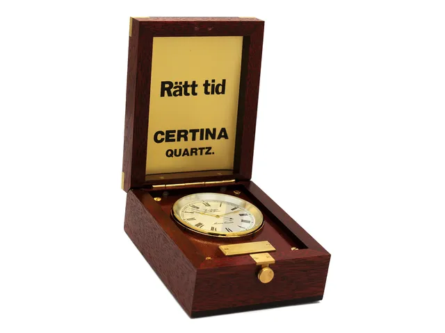 CERTINA, Kurth Frères, Marin Quartz, bordsur, 94 x 122 x 52 mm, trä, quartz, skadad urtavla, ca 1985, ytterkartong.
