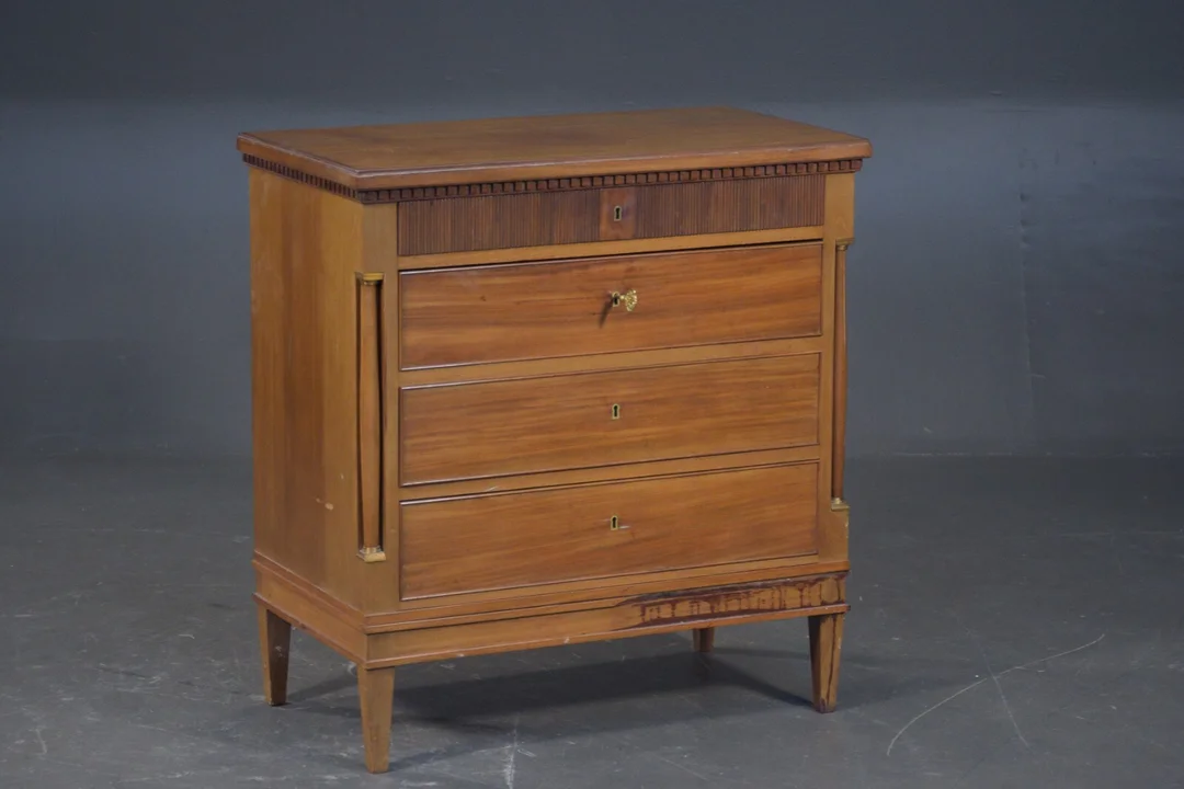 Kommode af mahogni, Louis XVI — Furniture/Cabinets, chests of drawers — Lauritz