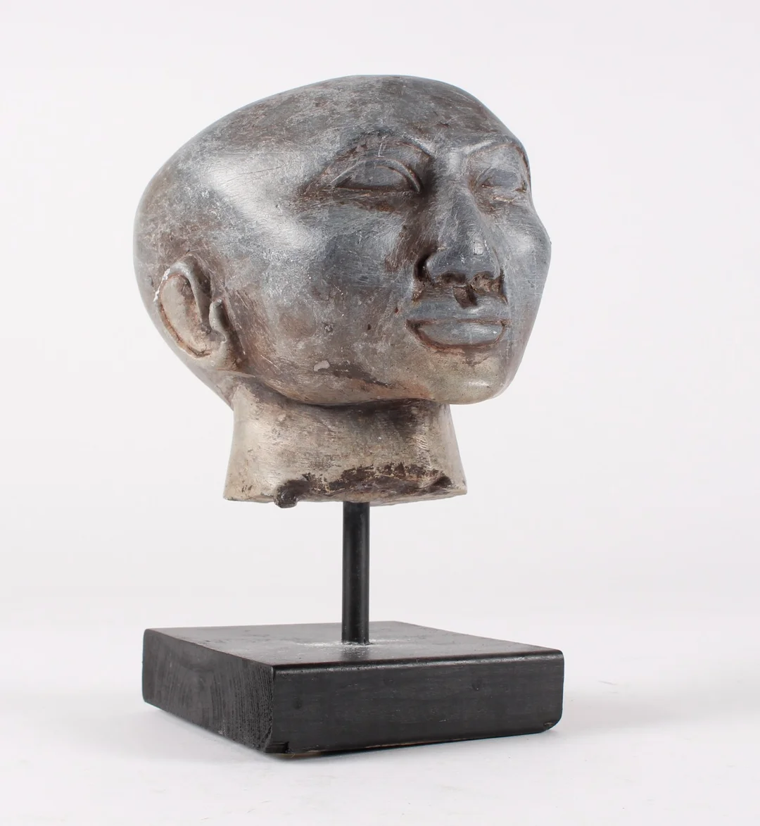 Ubekendt kunstner Hoved udført i sandsten i oldægyptisk stil — Paintings and sculptures/Sculptures — Lauritz