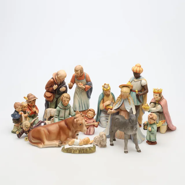 MARIA INNOCENTIA HUMMEL. FIGURINER, julkrubba, 14+2 delar, porslin, Goebel.