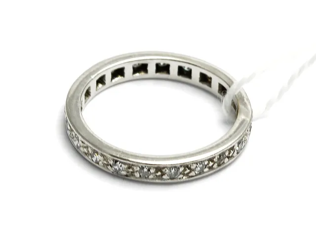 Ring vitguld 18K 3g Ø16¼ med åttkantslipade diamanter 21xca.0,02ct
