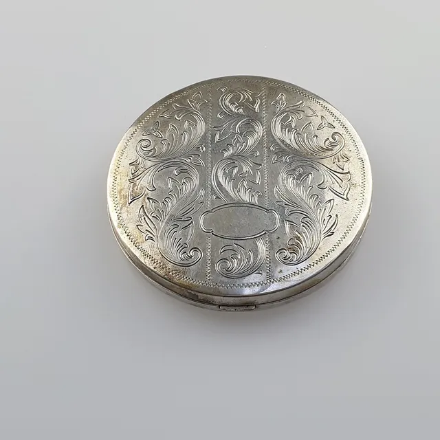 PUDERDOSE - 835er Silber, 1920er/30er Jahre, ca.76g.