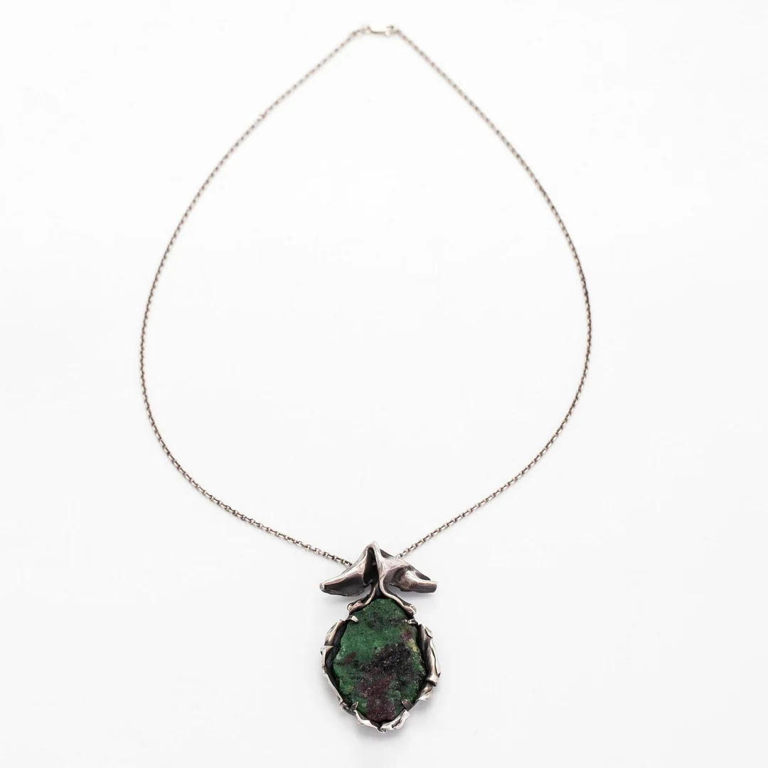 Reino Saastamoinen, hänge, zoisit, silver, 1975. — Smycken/Collier & Hängsmycken — Bukowskis