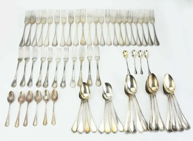 BESTICKSERVIS, 62 delar, silver, Jean Granvigne, Hénin & Vivier, François Labat, Paris, Frankrike, omkring 1800-talets slut & tidigt 1900.