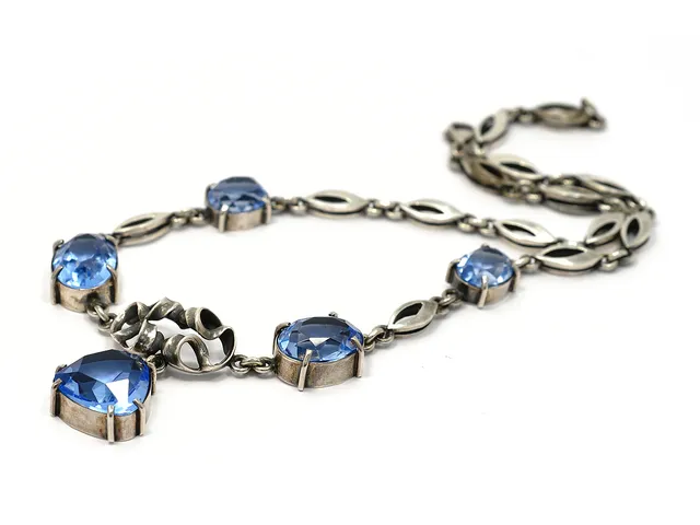 COLLIER, silver, blå glasstenar, längd 41 cm, vikt 41,1 g.