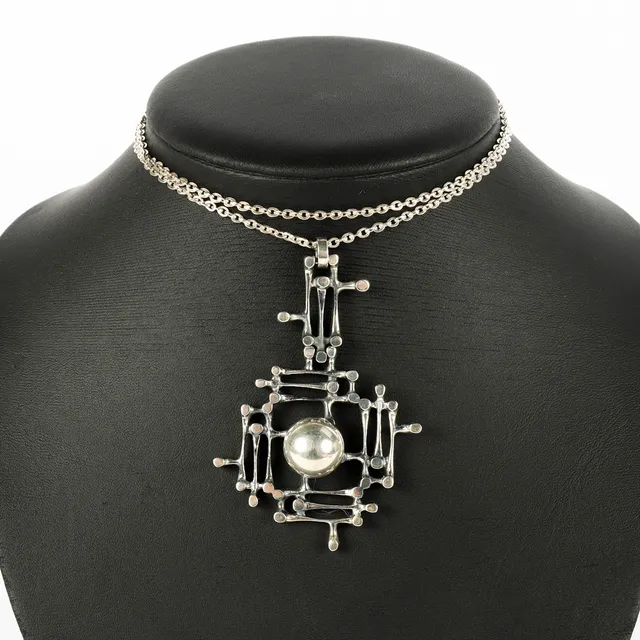 HÄNGE med halskedja, silver, "Lumi", Jorma Laine for Kultateollisuus Ky, Åbo Finland 1971.