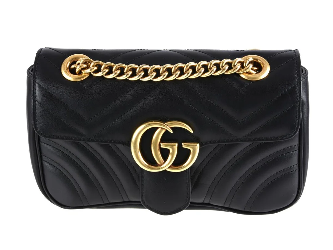 VÄSKA, GUCCI, GG Marmont, matelasse, svart läder, guldfärgade beslag, 22x14x6 cm, dustbag. — Accessoarer/Väskor — Kaplans