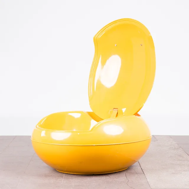 PETER GHYCZY. Reuter Products, Sessel, Modell 'Garden Egg Chair', Fiberglas, Leder, Deutschland, 1968.