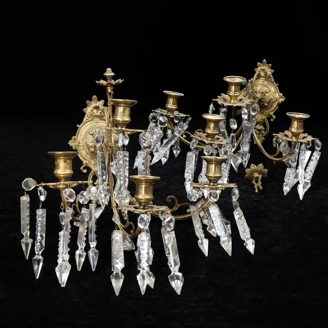 VÄGGLAMPETTER, ett par, mässing/glas, 1800/1900-tal.