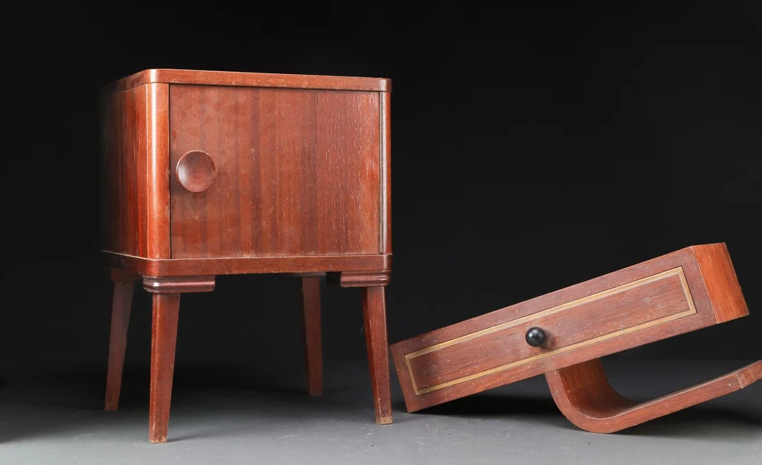 Art Deco. Sengebord og skab af palisander og mahogni (2) — Furniture/Other furniture — Lauritz