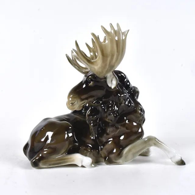 KARL TUTTER. FIGURIN, ÄLG, PORSLIN, HUTSCHENREUTHER KUNSTABTEILUNG, TYSKLAND, 1900-TAL.