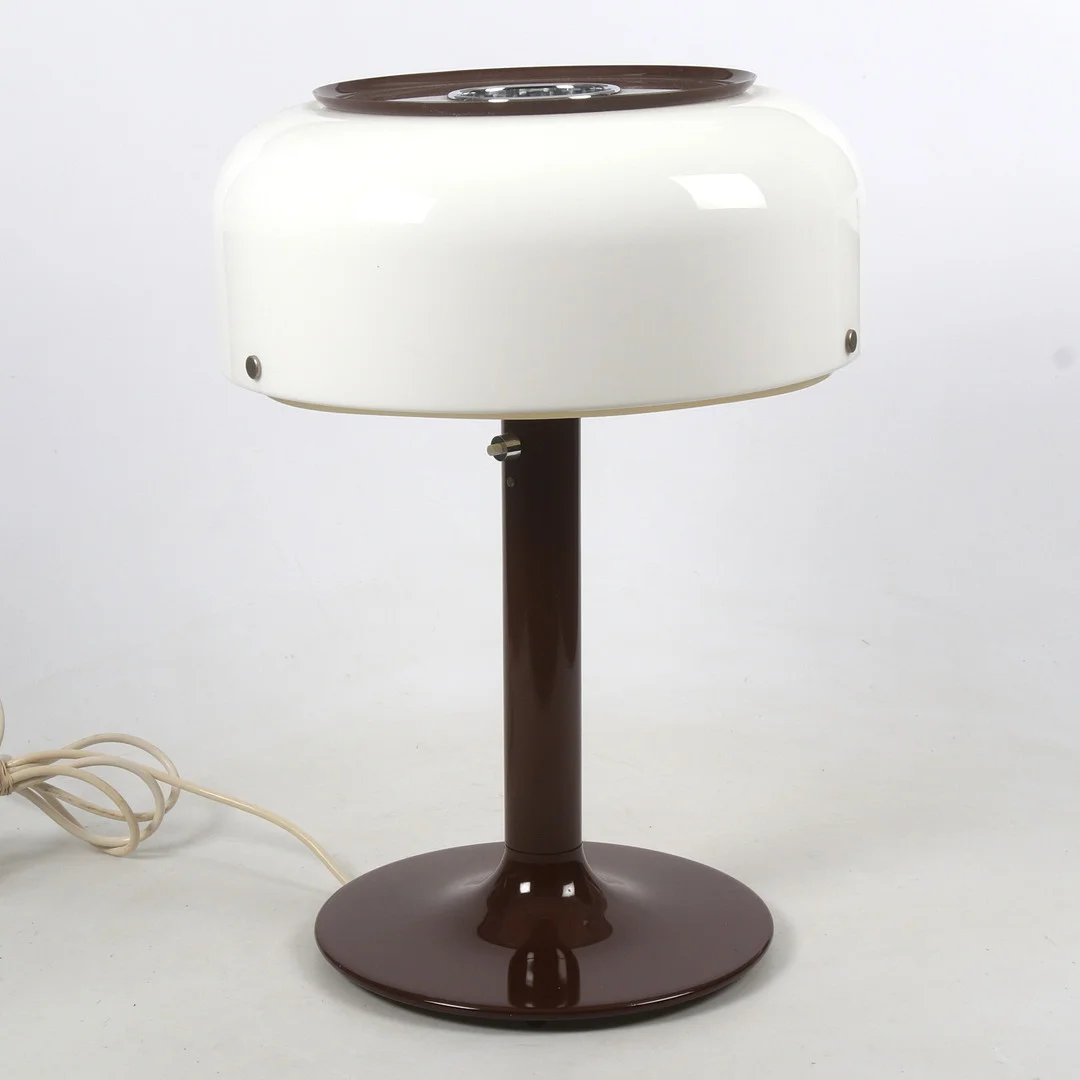 ANDERS PEHRSON. Bordslampa, "Knubblingen", Ateljé Lyktan, Åhus, 1900-talets andra hälft. — Table Lamps — Stadsauktion Sundsvall
