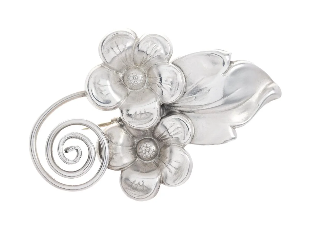 BROSCH, silver, Kaplans, Stockholm 1946, 50 x 30 mm, vikt 6,2 g. — Smycken/Brosch — Kaplans