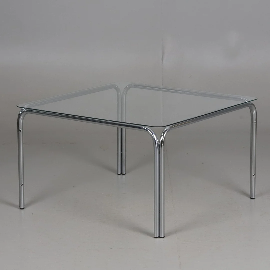 GILLIS LUNDGREN. SOFFBORD. Kromad metallstomme med glasskiva, IKEA "Brenna", 1900-talets senare del. — Tables — Örebro Stadsauktioner