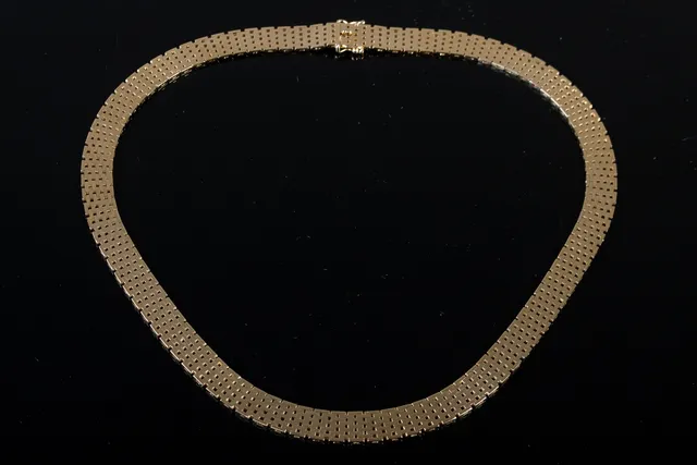 Bjarne Nordmark Henriksen. Necklace 'brick' in 14 kt. gold 57.5 g.