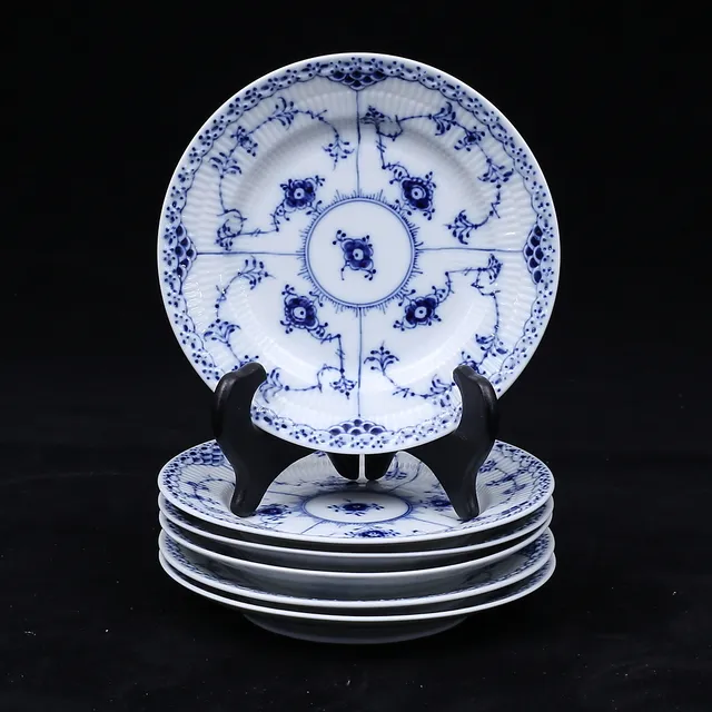 ASSIETTER, 6 st, "Musselmalet", nr 574, Royal Copenhagen, Danmark.