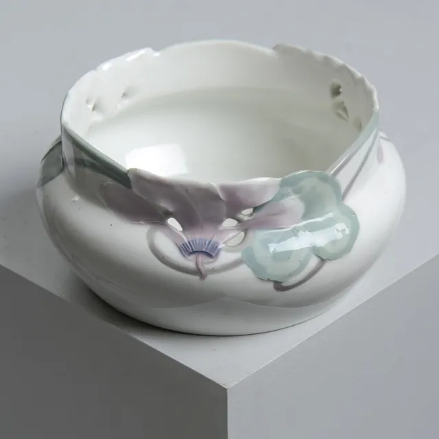 ASTRID EWERLÖF. Skål, Art Nouveau, Rörstrand, 1906-08.